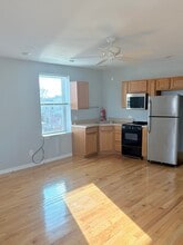 1410 E Moyamensing Ave, Unit Unit 3F in Philadelphia, PA - Building Photo - Building Photo