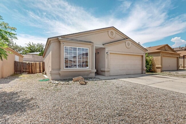 property at 323 Lindsay Pl SW