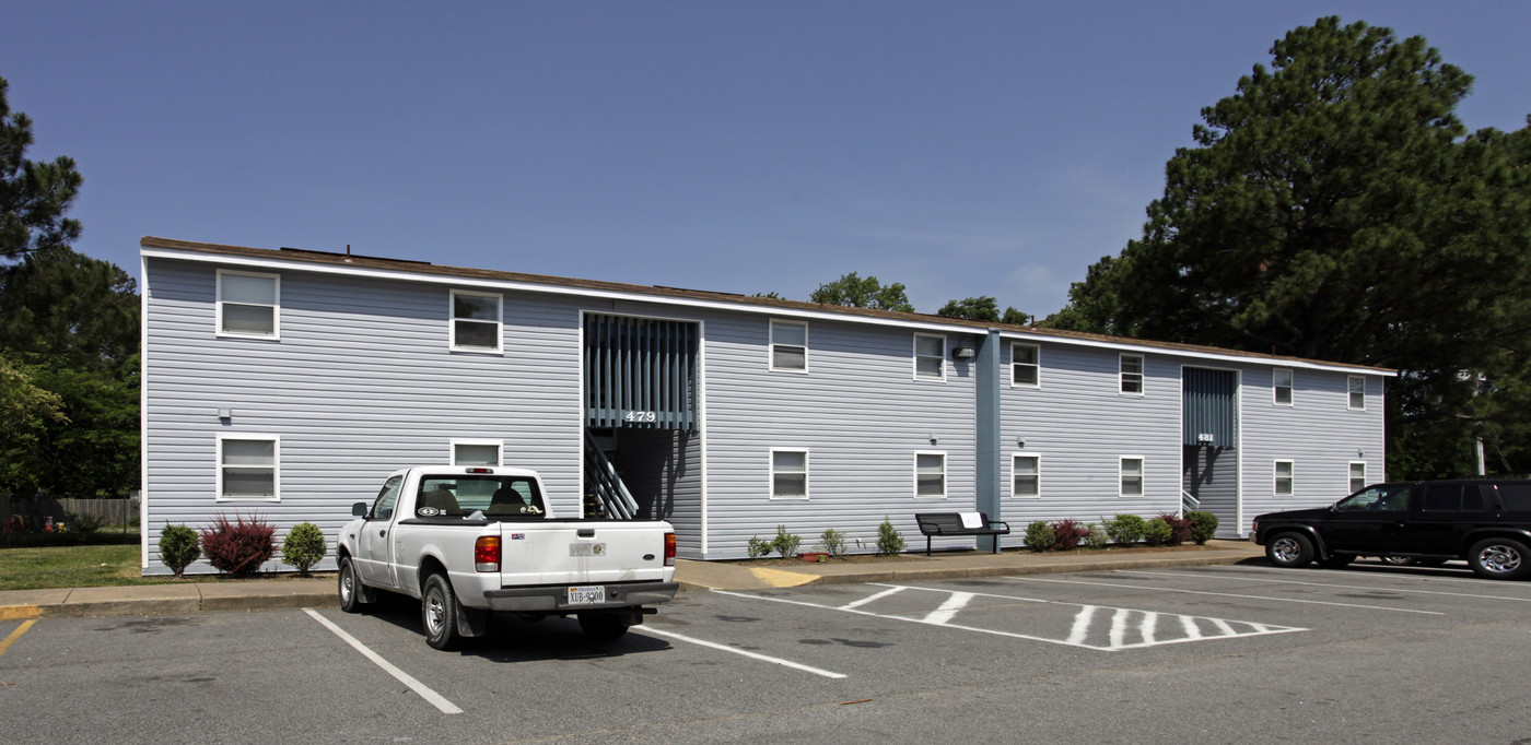 Hilltop South Apartments in Virginia Beach, VA - Building Photo