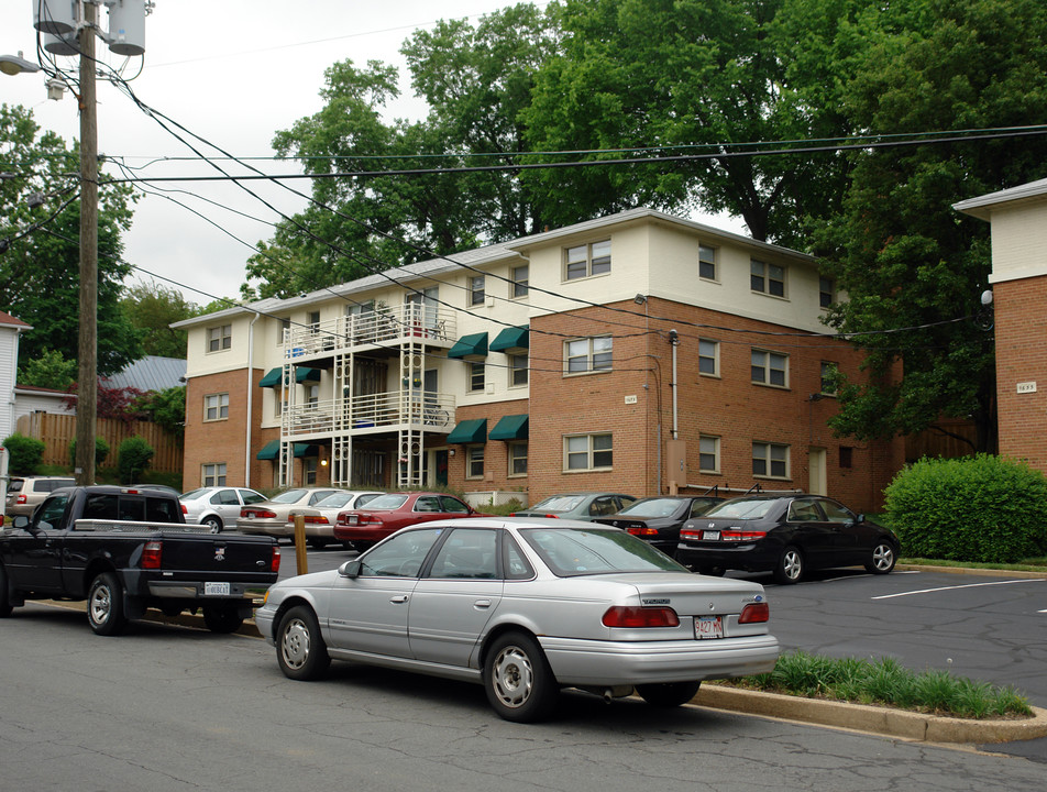 1655-1675 21st St in Arlington, VA - Building Photo