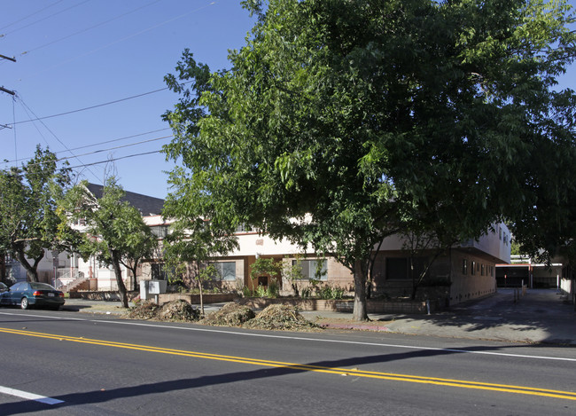 545 S 7th St in San Jose, CA - Foto de edificio - Building Photo