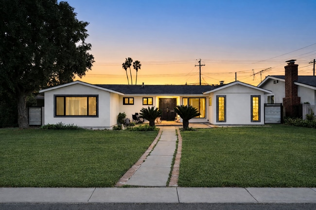 229 S San Antonio Ave in Upland, CA - Building Photo - Building Photo