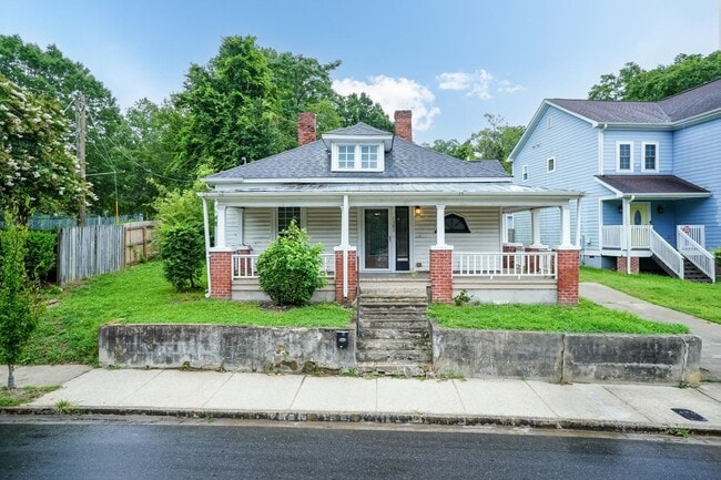 property at 1303 S Roxboro St