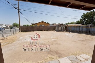 2731 Security Ave in Bakersfield, CA - Building Photo - Building Photo