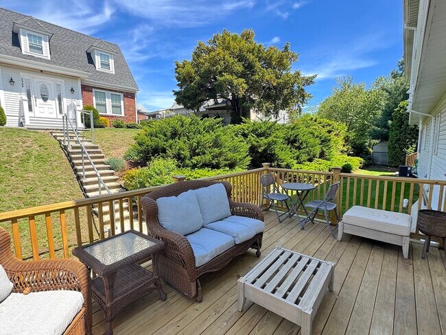 300 Adams St in Newton, MA - Building Photo - Building Photo