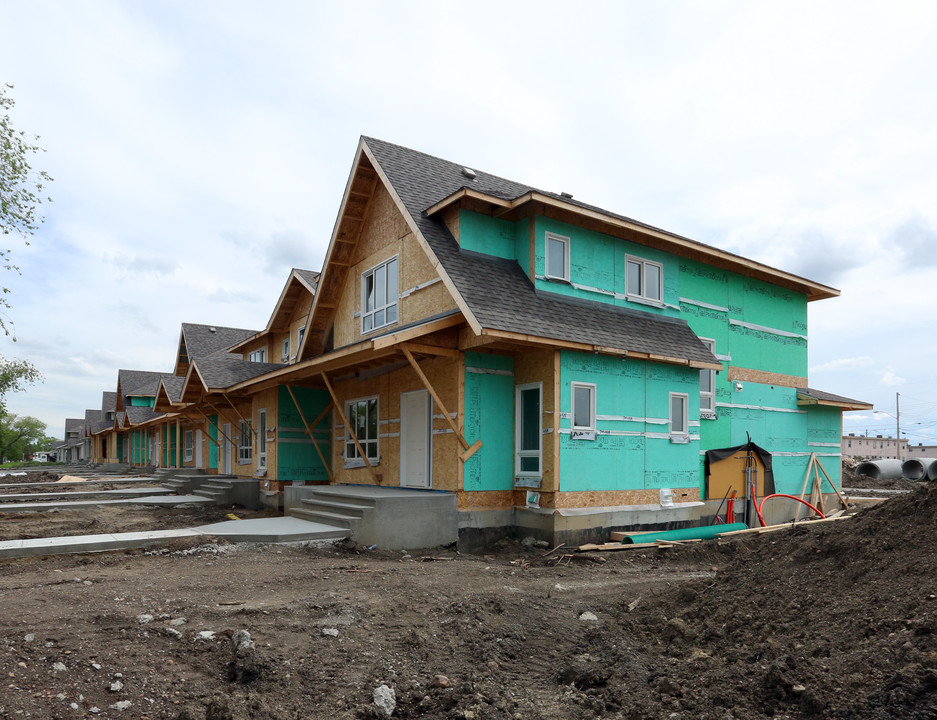 BW Park Townhomes in Edmonton, AB - Building Photo