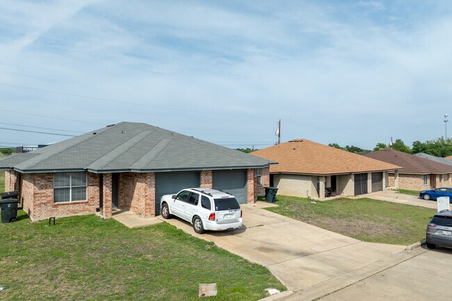 Northcliffe Duplexes in Killeen, TX - Foto de edificio - Primary Photo