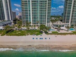 16047 Collins Ave in Sunny Isles Beach, FL - Building Photo - Building Photo
