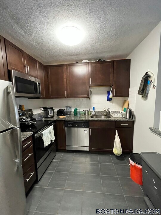 24 Whites Ave in Watertown, MA - Building Photo