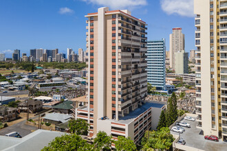 Rainbow Place in Honolulu, HI - Building Photo - Building Photo