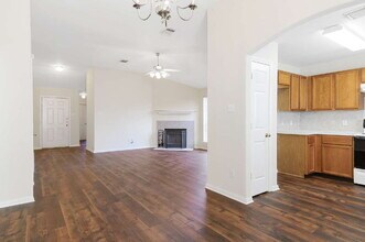 203 Paradise Ln in Montgomery, TX - Building Photo - Building Photo