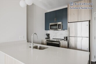 5252 S Cornell Ave in Chicago, IL - Building Photo - Building Photo