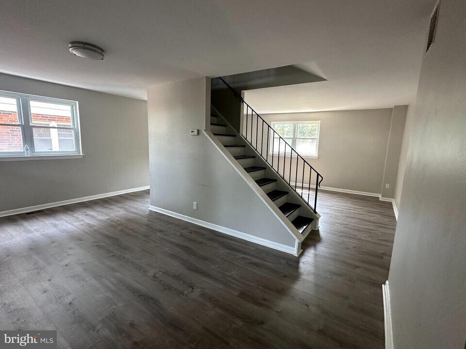 116 Suburban Terrace in Stratford, NJ - Building Photo