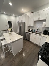 712 N Willard Ct in Chicago, IL - Building Photo - Interior Photo