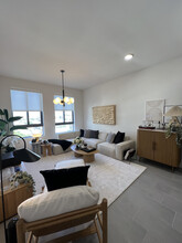 169 NW 28th St, Unit A1 in Miami, FL - Foto de edificio - Building Photo