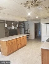 230 High St E in Glassboro, NJ - Building Photo