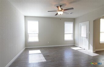 390 Creekside Curve in New Braunfels, TX - Building Photo - Building Photo