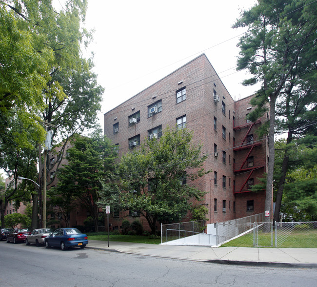 White Oak Cooperative Housing in New Rochelle, NY - Foto de edificio - Building Photo