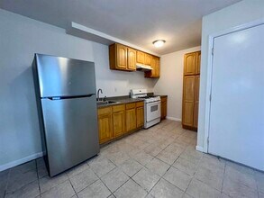 94 Winfield Ave in Jersey City, NJ - Building Photo - Building Photo