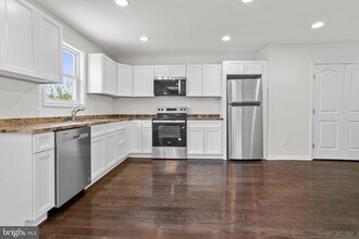 819 11th Ave in Prospect Park, PA - Building Photo - Building Photo