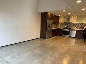 545 S Sullivan St in Seattle, WA - Building Photo - Building Photo