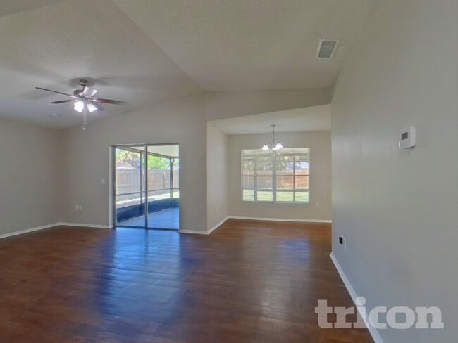 1416 Thistledown Dr in Brandon, FL - Building Photo - Building Photo