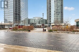 2916 Hwy 7 in Vaughan, ON - Building Photo - Building Photo