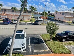 920 SW 11th Ave in Hallandale Beach, FL - Building Photo - Building Photo