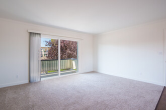 Colonial Gardens in Fremont, CA - Building Photo - Interior Photo