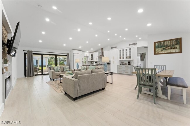 1121 27th St SW in Naples, FL - Building Photo - Building Photo