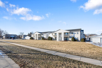 Fairfield Apartments in Elkhorn, WI - Foto de edificio - Building Photo