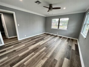 842 14th St N in St. Petersburg, FL - Building Photo - Building Photo