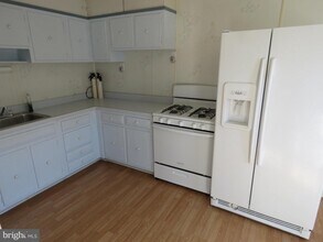 12839 Elnora Rd in Philadelphia, PA - Building Photo - Building Photo