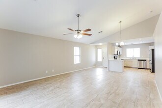 7939 W Lumbee St in Phoenix, AZ - Building Photo - Building Photo