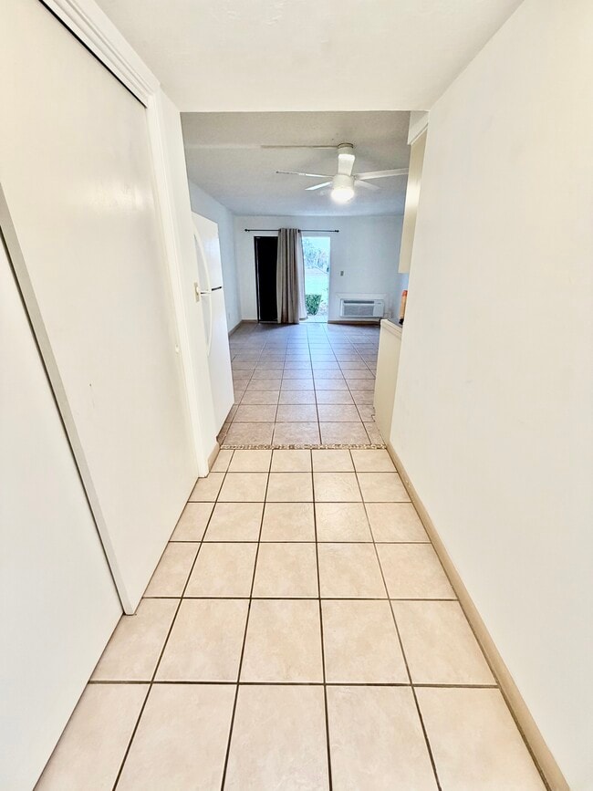 306 Golf Villas Ct NW, Unit 306 in Lake Placid, FL - Foto de edificio - Building Photo