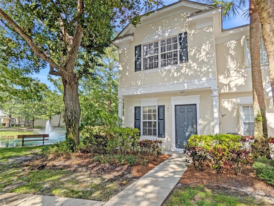 180 SW 96th Terrace in Plantation, FL - Building Photo