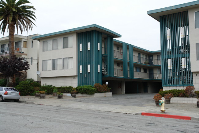 241 San Luis Ave in San Bruno, CA - Building Photo - Building Photo