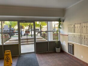 5920 N Kenmore Ave, Unit 414 in Chicago, IL - Foto de edificio - Building Photo