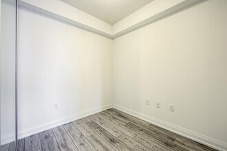 30-2030 Gibbs Rd in Toronto, ON - Building Photo - Building Photo