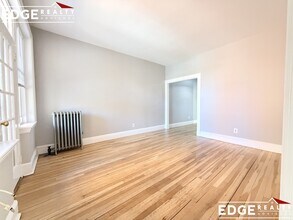 25 Mt Hood Rd, Unit 12 in Boston, MA - Foto de edificio - Building Photo