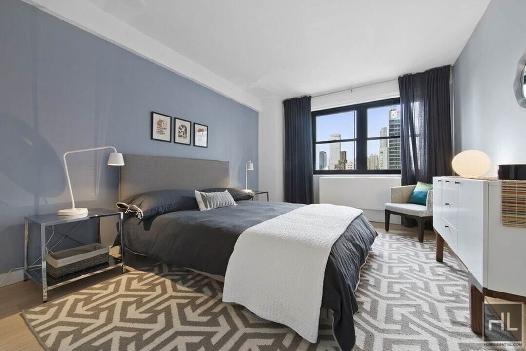 East 39th Street in New York, NY - Building Photo