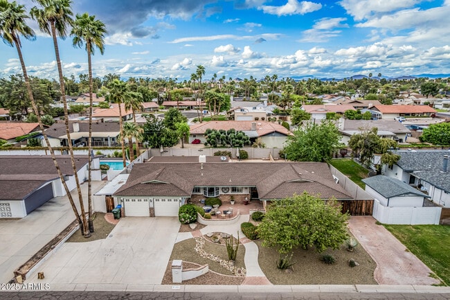 property at 202 W Seminole Dr