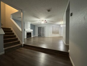 15719 Persimmon Hill Dr in San Antonio, TX - Building Photo - Building Photo