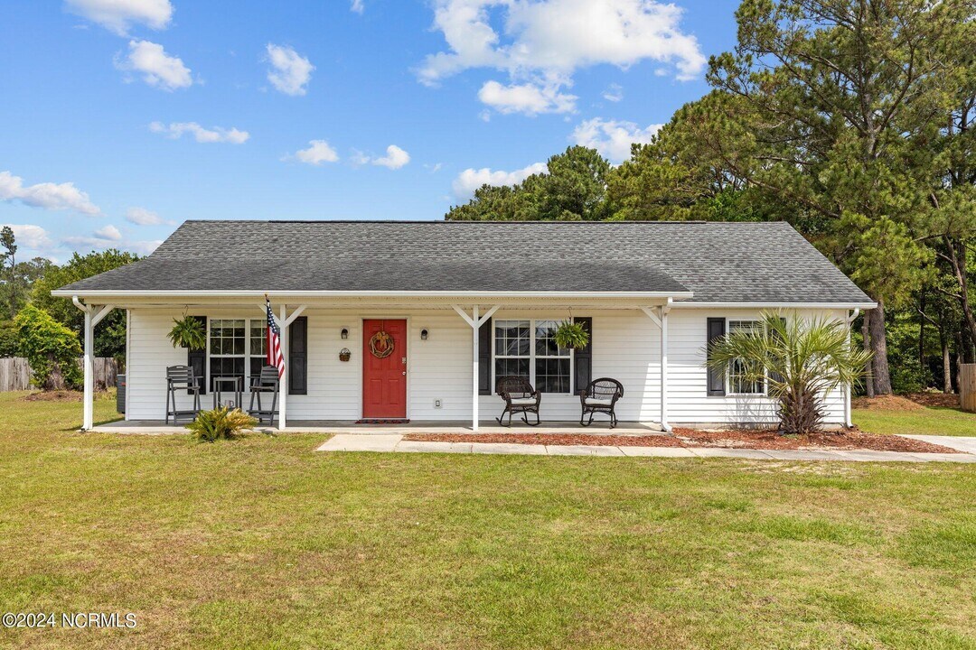 177 Avis Dr in Newport, NC - Building Photo