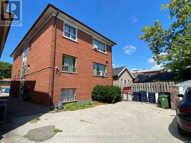 25A Milton St in Toronto, ON - Building Photo - Building Photo