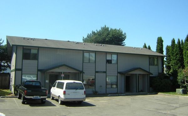 Auburn Townhomes in Auburn, WA - Building Photo