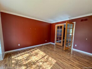 2867 Woodmont Dr W in Canton Township, MI - Building Photo - Building Photo
