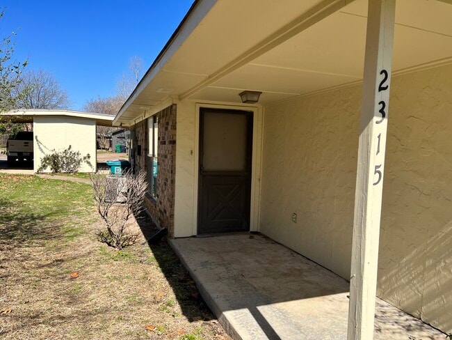 2315 Vanderbilt Ct, Unit 2315 in Denton, TX - Foto de edificio - Building Photo