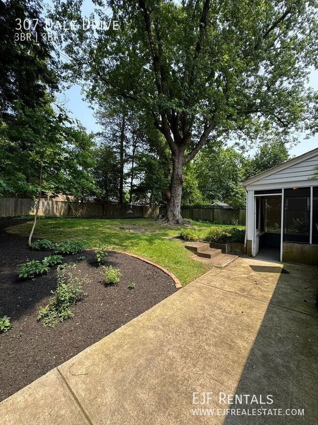 property at 307 Dale Dr