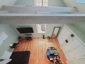 11 Oscar St, Unit 2 in Stamford, CT - Foto de edificio - Building Photo